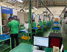 Máy phay đứng trung tâm CNC